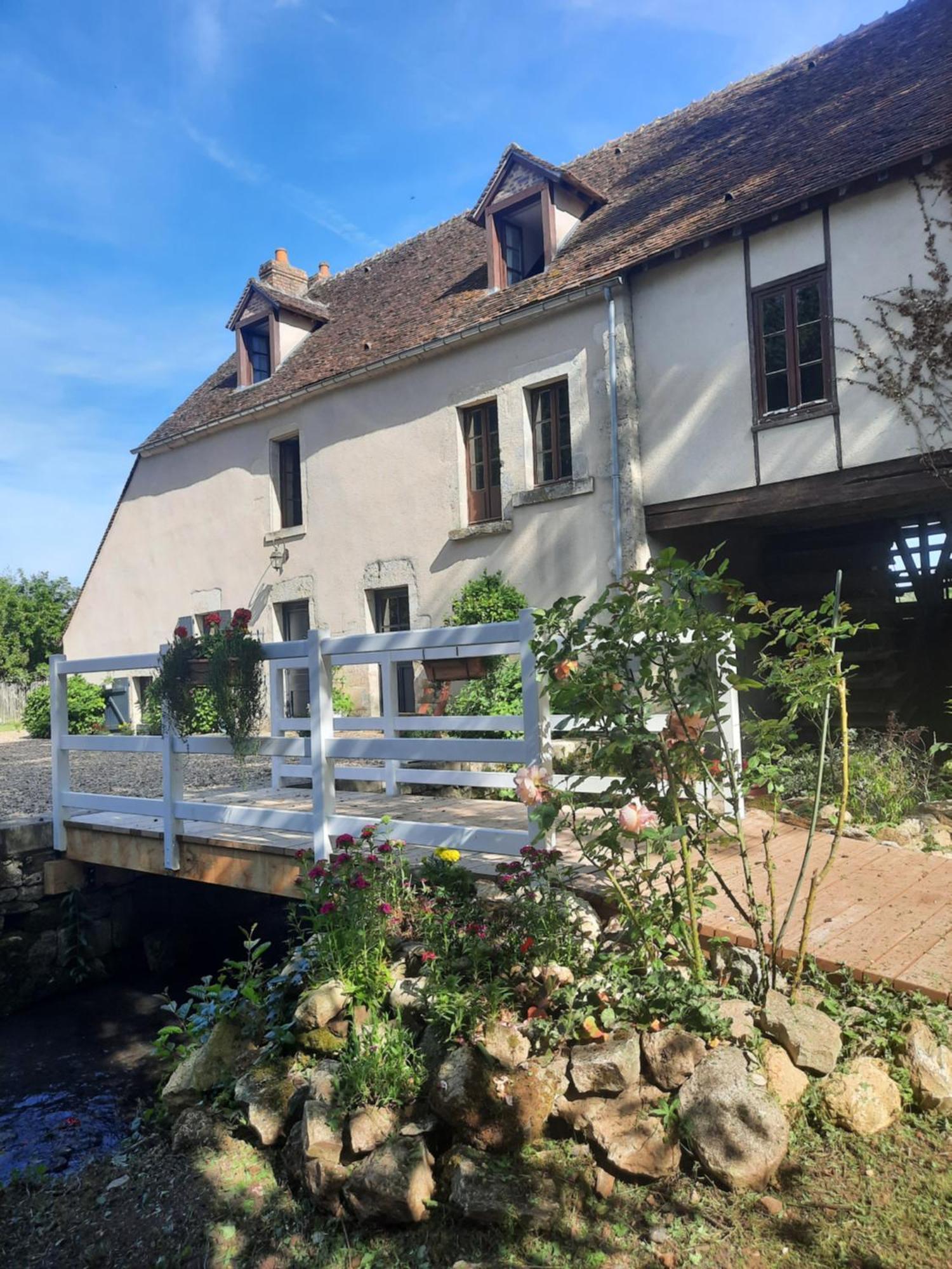Séjourner en Bourgogne-Franche-Comté : 5 Hôtels pour Couples Comparés