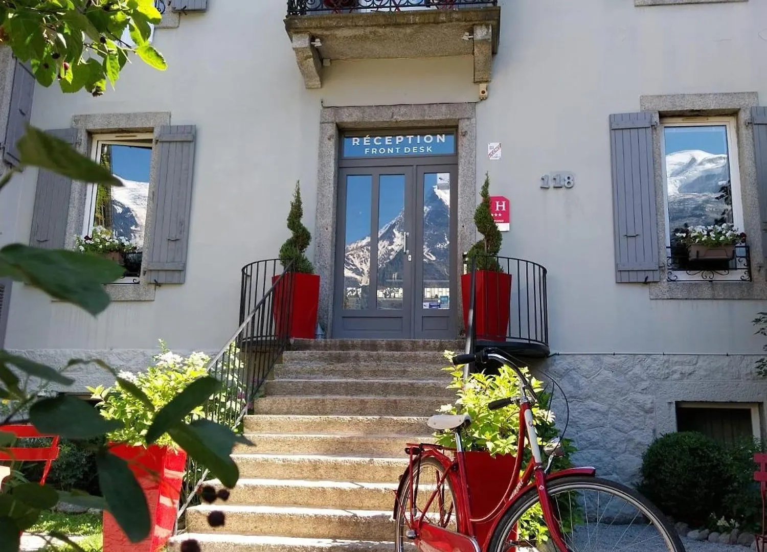 8 Hôtels Centraux près de Pierre Schmidt à Chamonix
