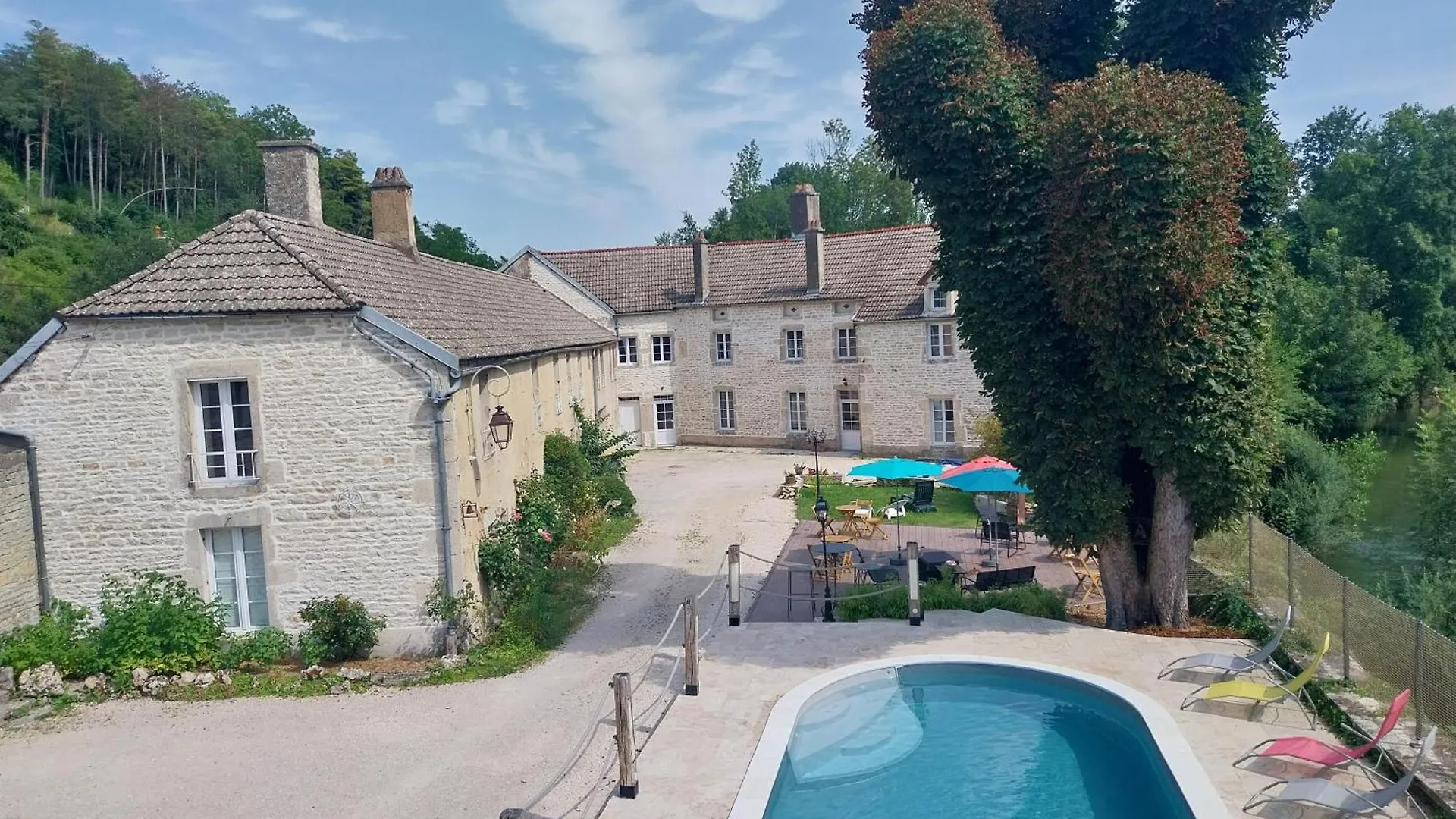 Séjourner en Bourgogne-Franche-Comté : 4 Hôtels 4 Étoiles Comparés