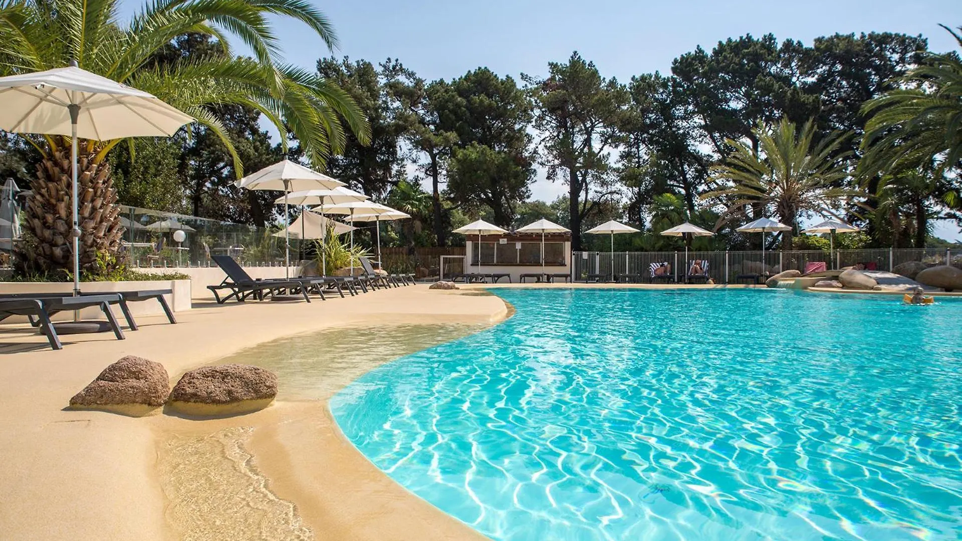 Où Dormir près du Laetitia : 4 Hôtels de Plage à Ajaccio