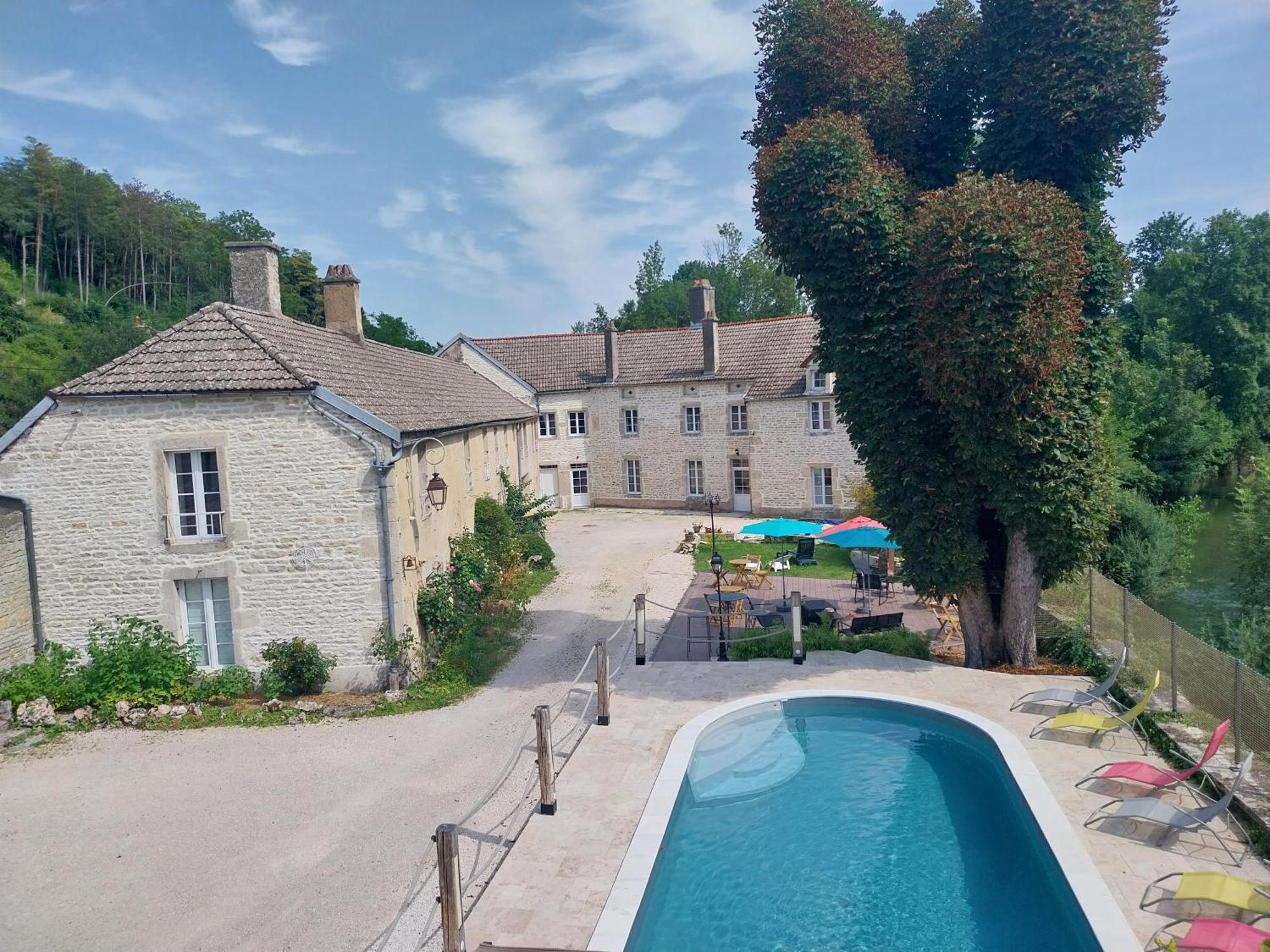 Séjourner en Bourgogne-Franche-Comté : 4 Hôtels 4 Étoiles Comparés